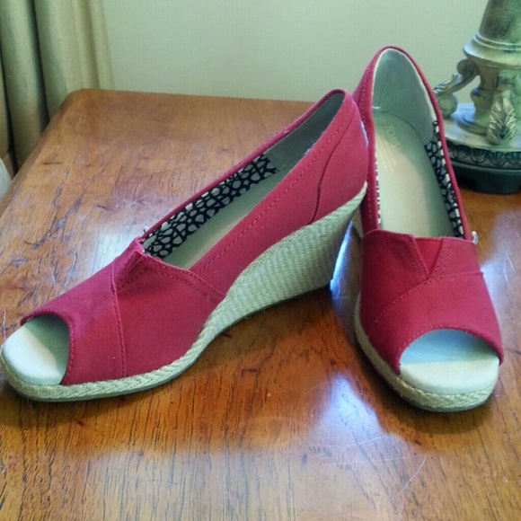 Tom's Shoes - Tom's Espadrilles Woven Wedge Red Peep Toe Sz 11