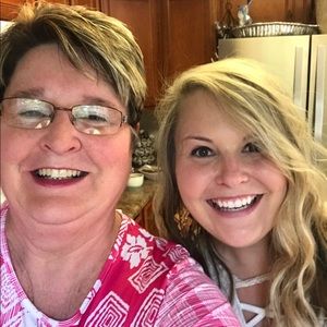 Meet your Posher, Debra