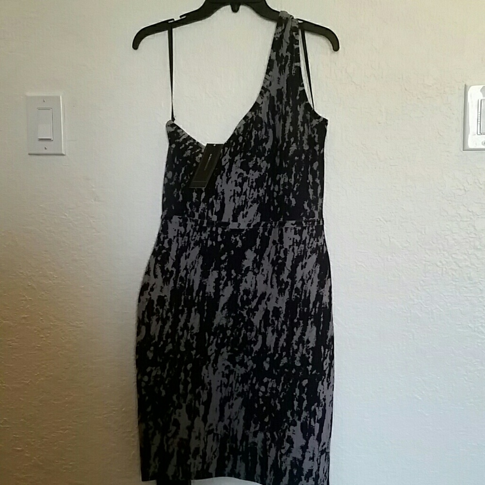 BCBG MAXAZRIA Dress. Uniquely Sexy