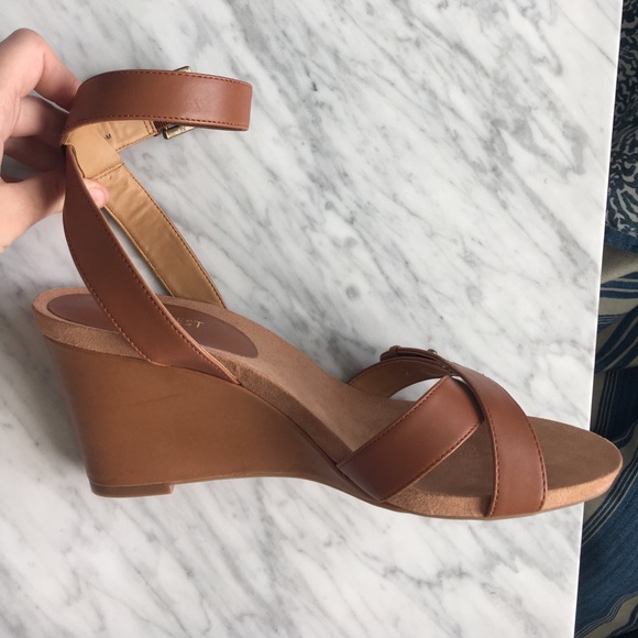 Nine West Brown Wedges - Picture 4 of 6