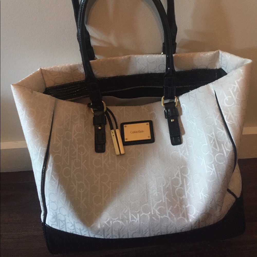 Calvin Klein handbag. Great condition!