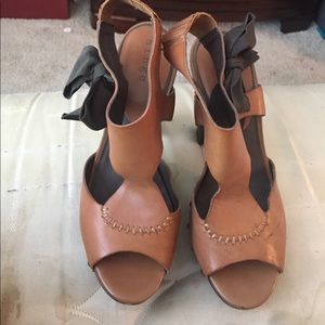 HINGE DESIGNER HEELS