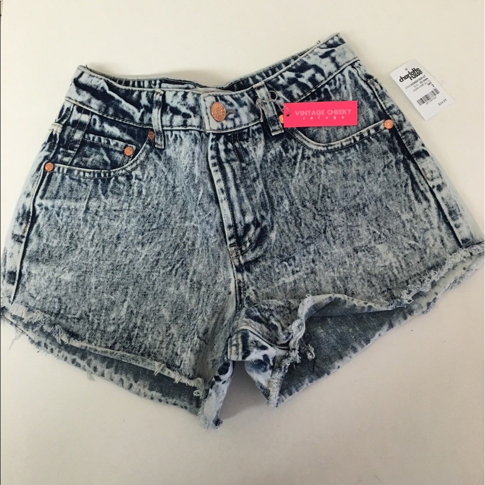 REFUGE MOM STYLE SHORT SHORTS