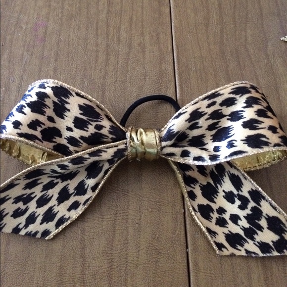 Bow for Alexis! - Picture 2 of 2