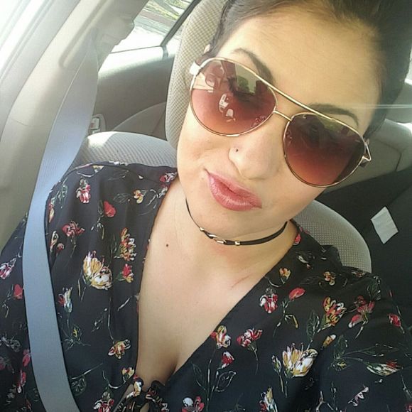 Meet your Posher, Marina - Picture 1 of 1