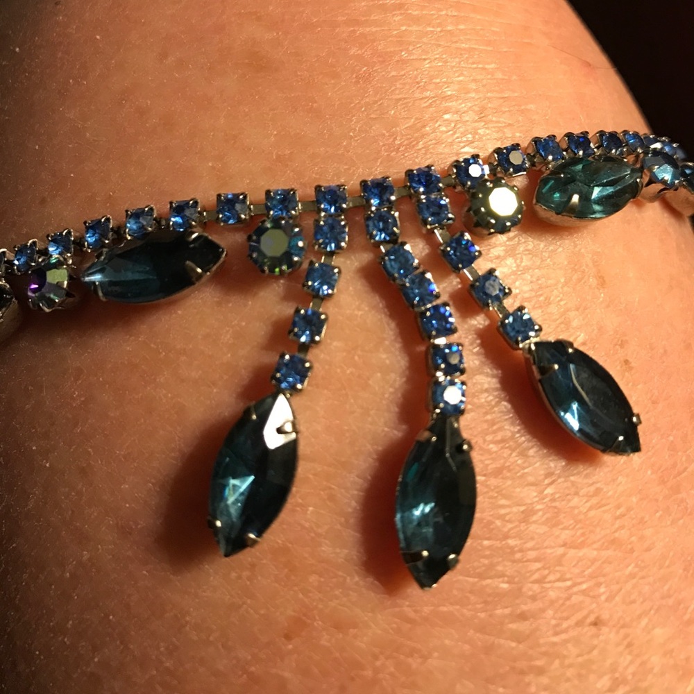Vintage sapphire rhinestone necklace/choker.