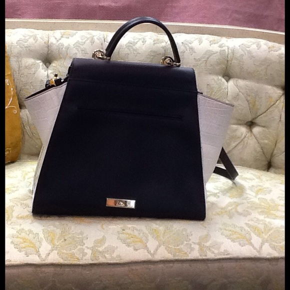 SOLD AT FURBISHED FASHION BOUTIQUE -Zac Posen Bag - Picture 2 of 4