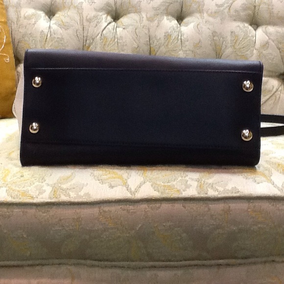 SOLD AT FURBISHED FASHION BOUTIQUE -Zac Posen Bag - Picture 4 of 4
