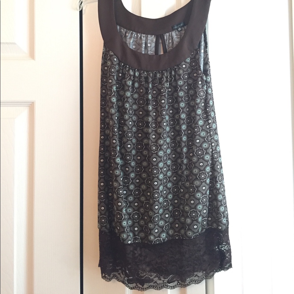 Like new! Green and brown lace tank