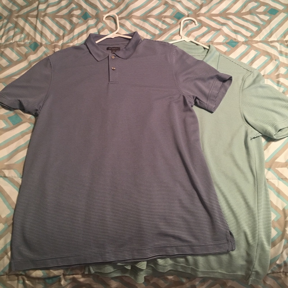 2 men's Van Heusen Short sleeves polo