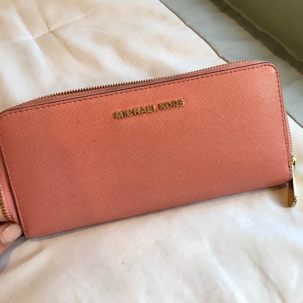 Michael kors wallet