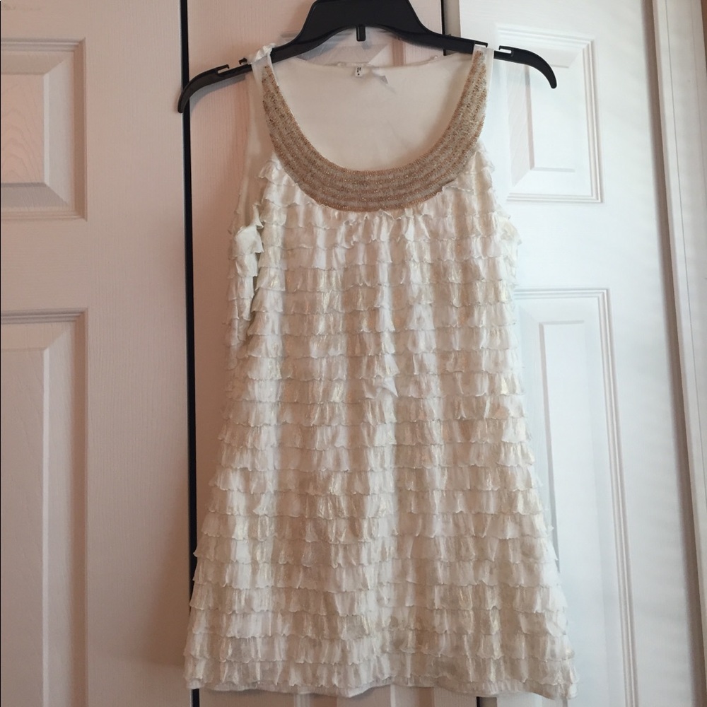 Like new! Beautiful white and gold dressy tank!