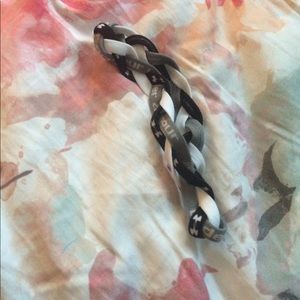 Under Armour black and white headband