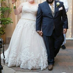 Allure bridal Wedding Dress