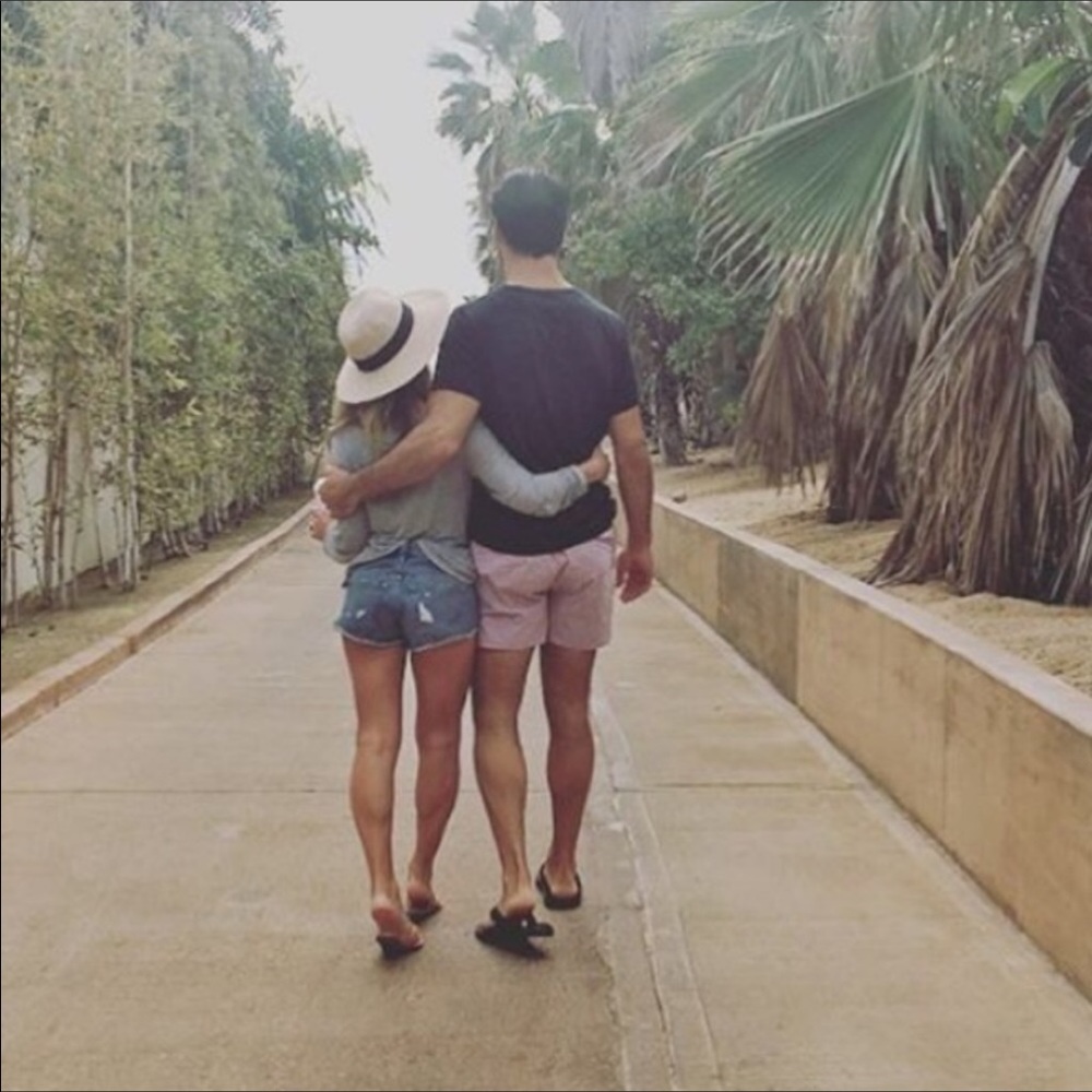 Jessie James Decker Low Rise Dolphin Size 25