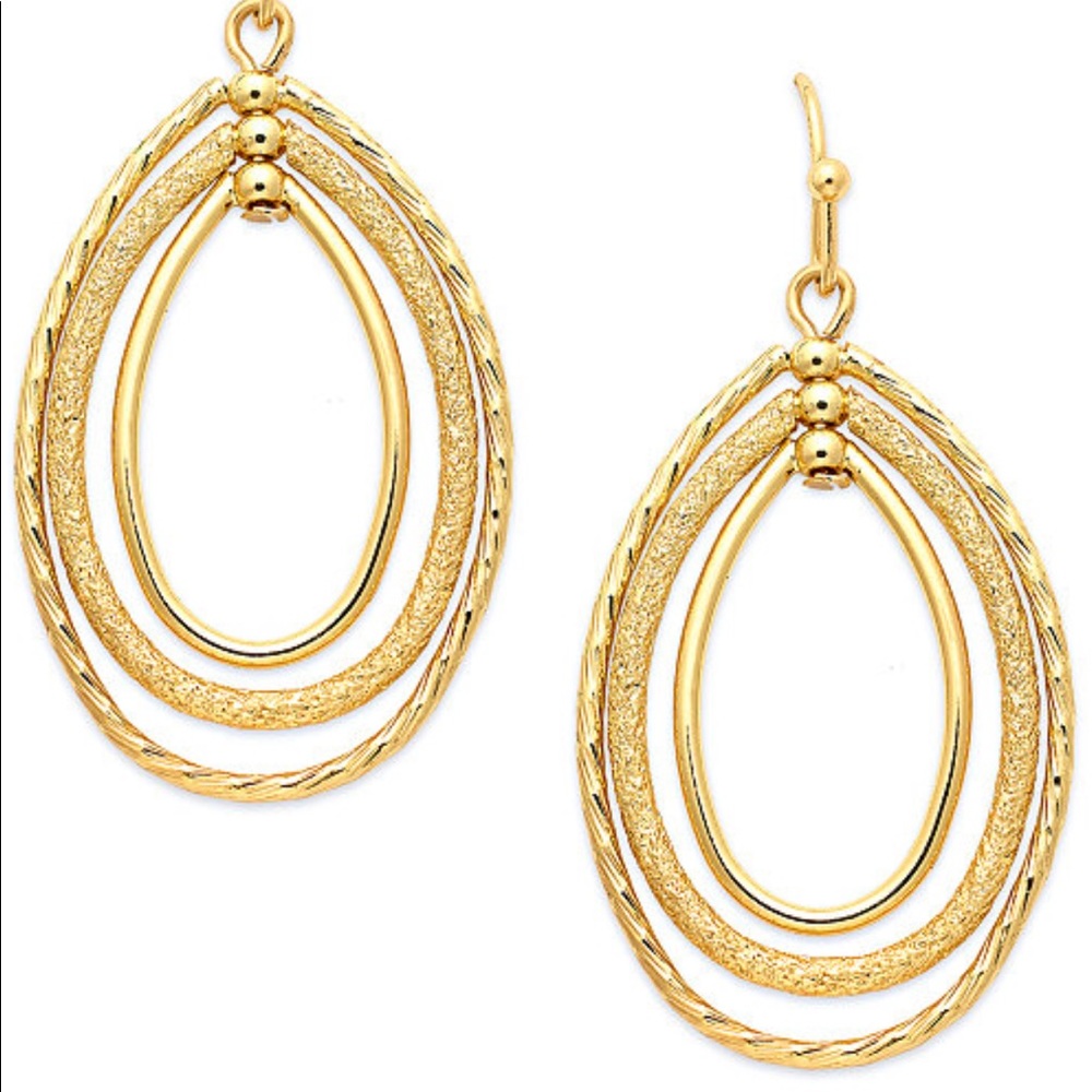 Style that pulls you in with these earring