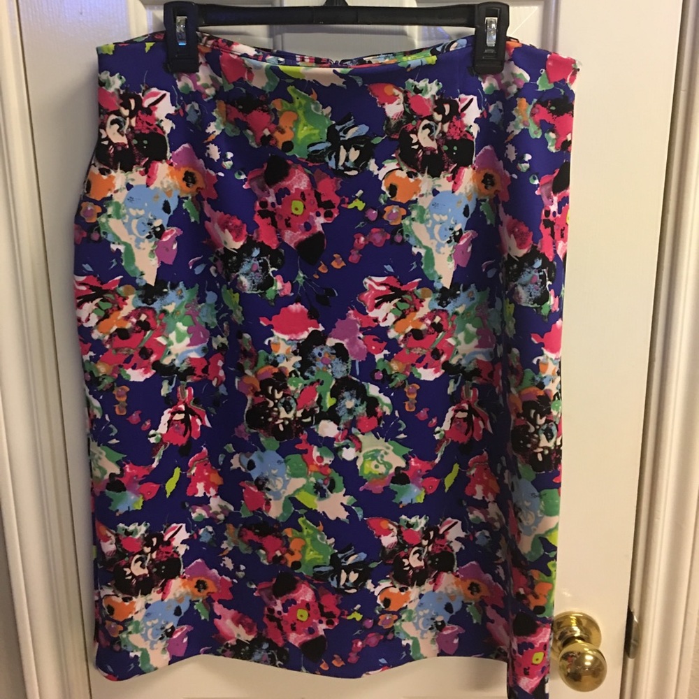 Beautiful Spring pencil skirt/stretchy
