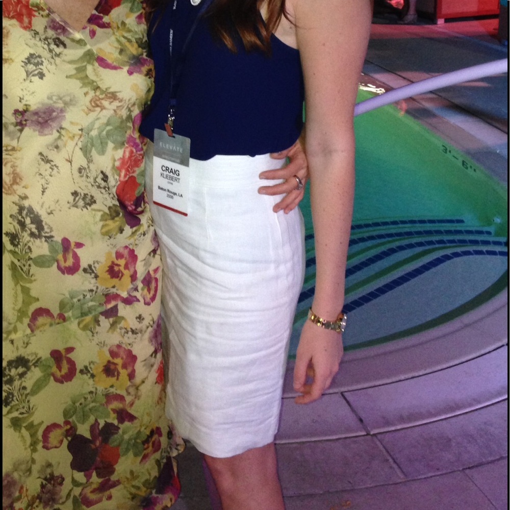 White linen Banana Republic pencil skirt - size 4