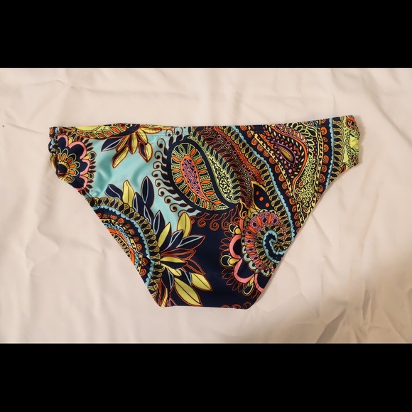 Bikini Set - Picture 6 of 7