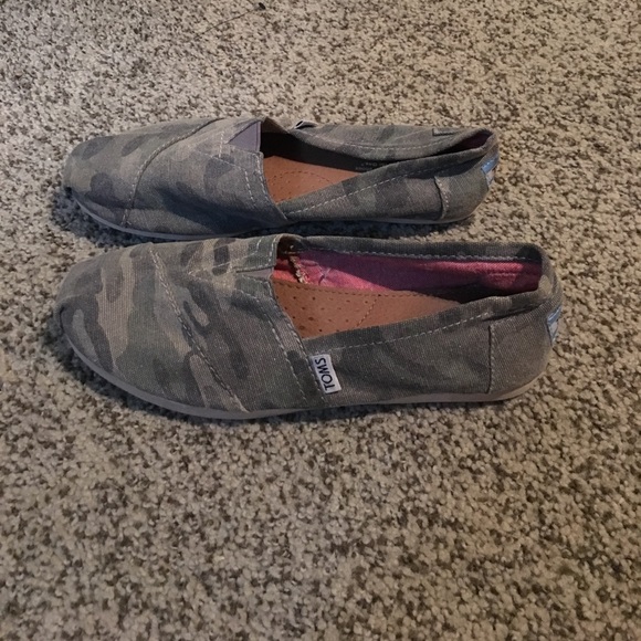 TOMS Shoes - Camp TOMS