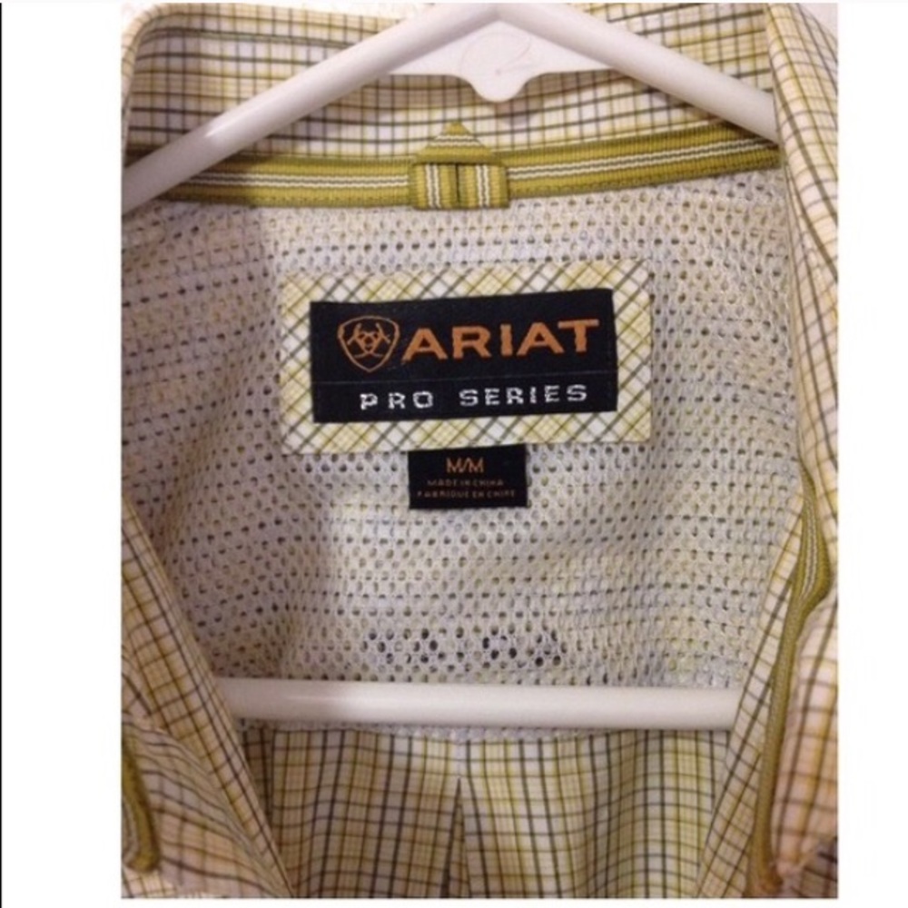 NEW Ariat button down fishing shirt