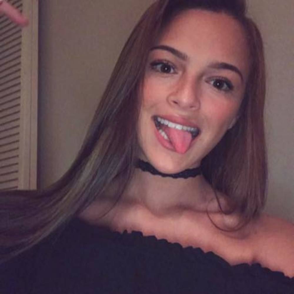 Meet your Posher, Larissa