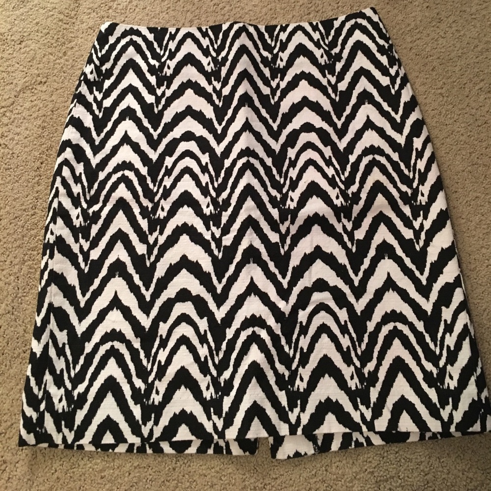 Banana Republic pencil skirt - size 4