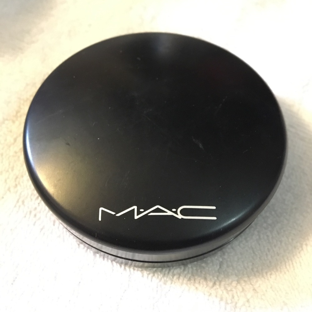 ♦️SOLD♦️MAC Pressed Powder Foundation