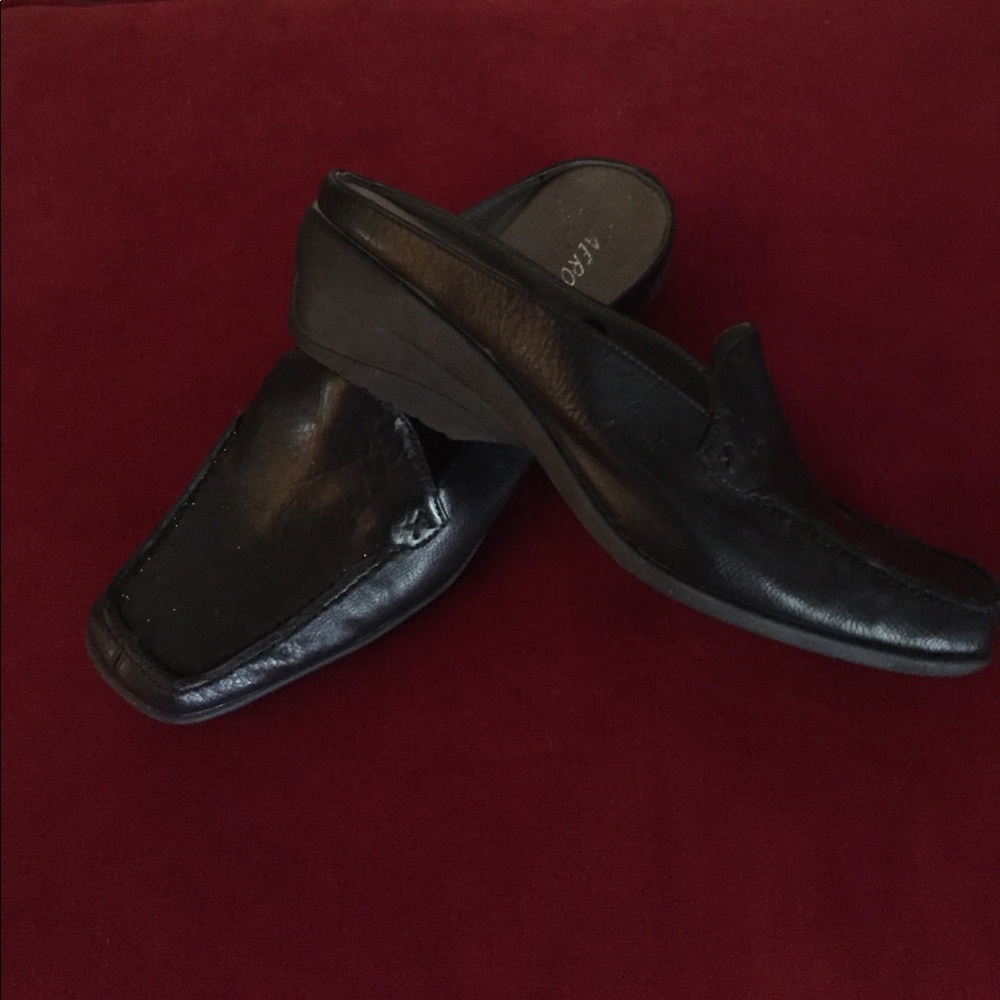 Shoe