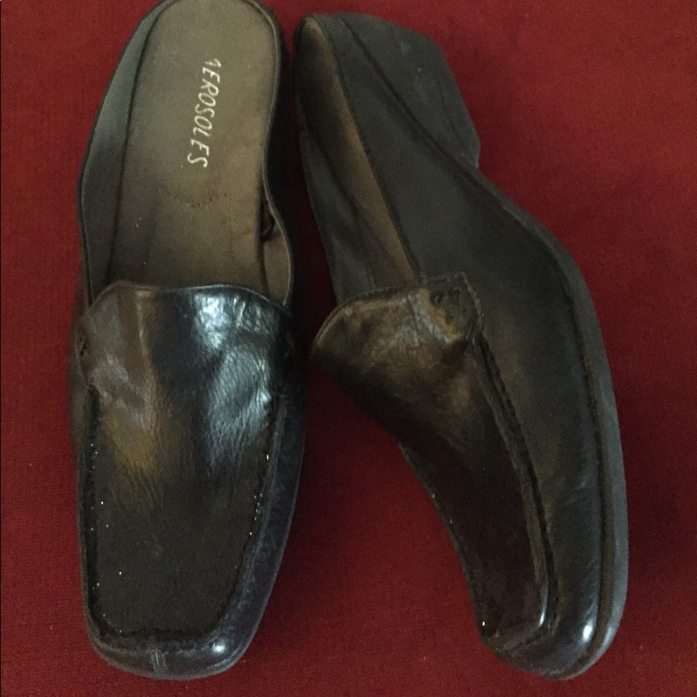 Shoe - Picture 2 of 2