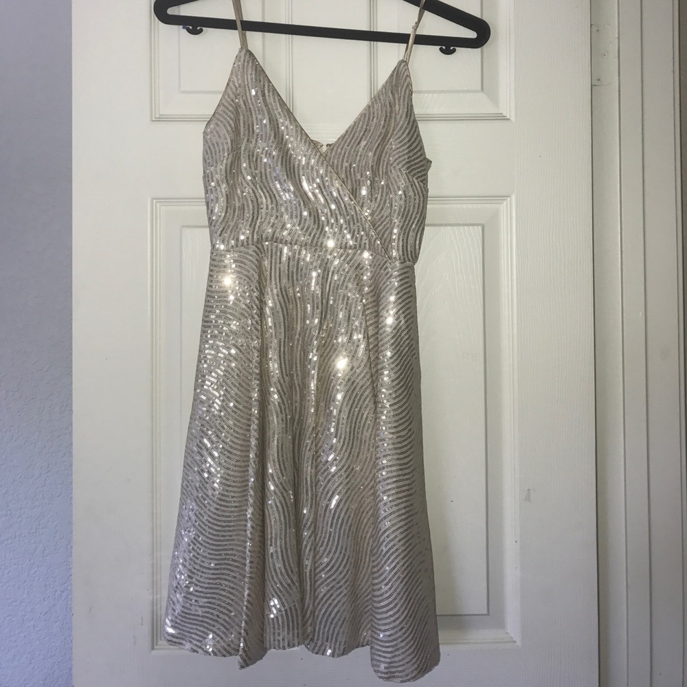 GOLD SEQUINED LULU'S DRESS