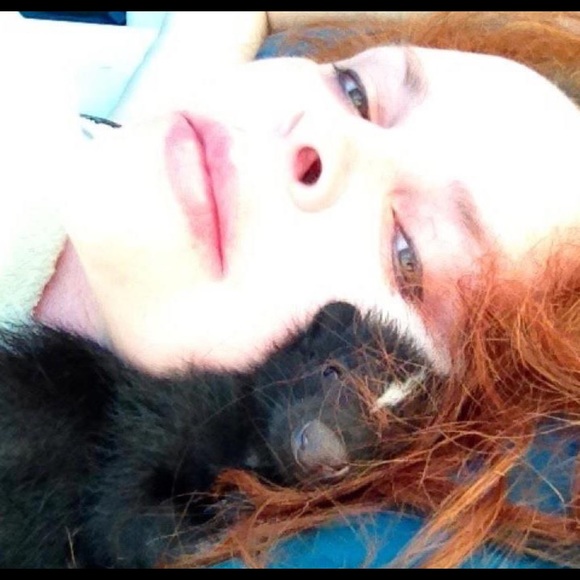 Meet your Posher, Stephanie - Picture 2 of 6