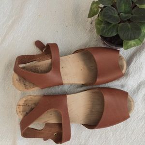 Clogs