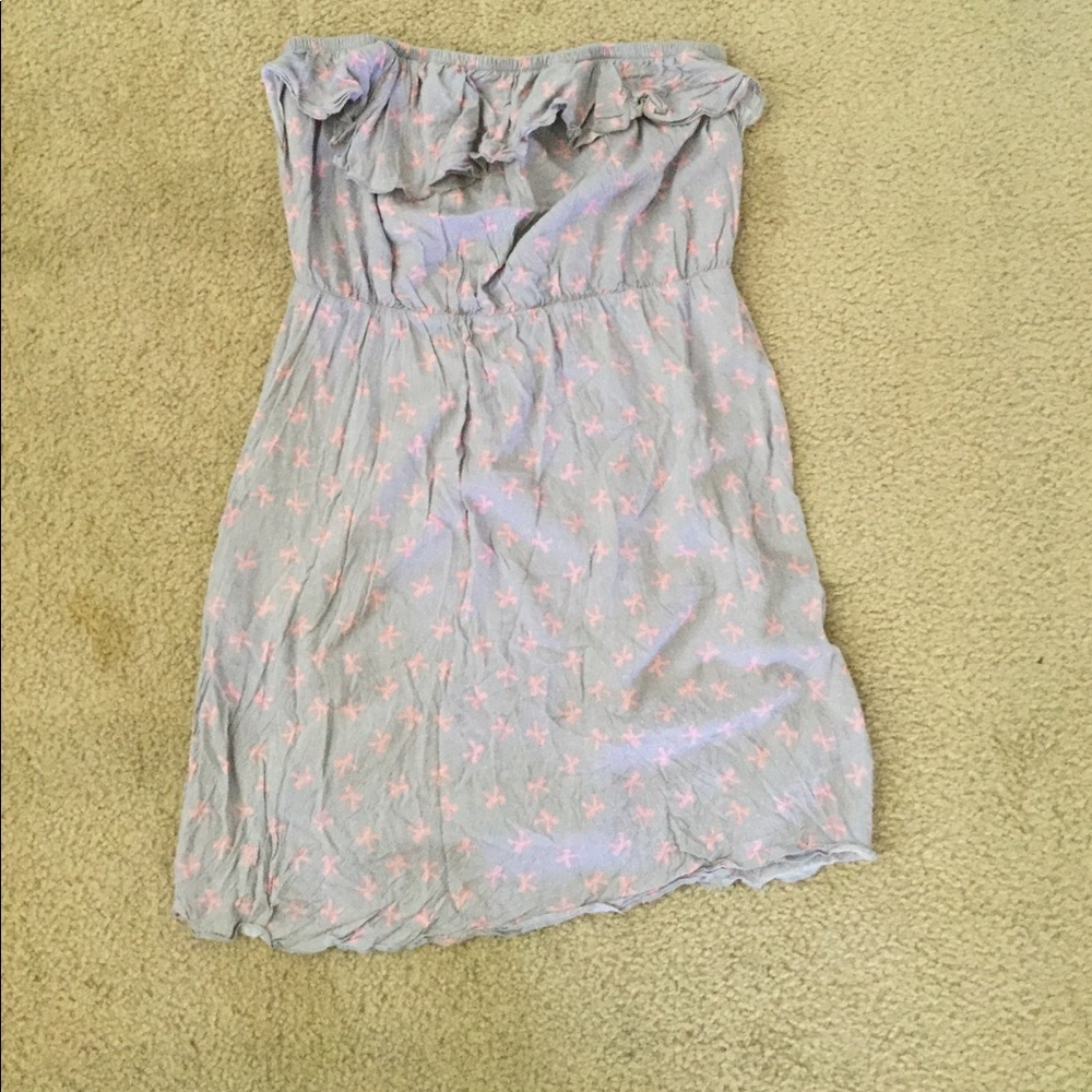 Short strapless dress with pin bow print