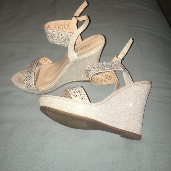 Bella Luna Sparkly Rhinestone Wedges - Picture 3 of 3