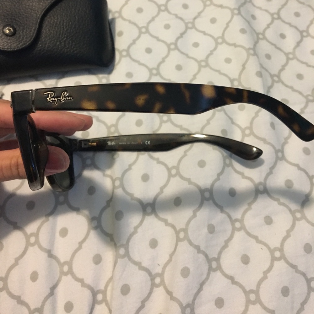 Ray-ban Wayfarer Sunglasses - Picture 2 of 5