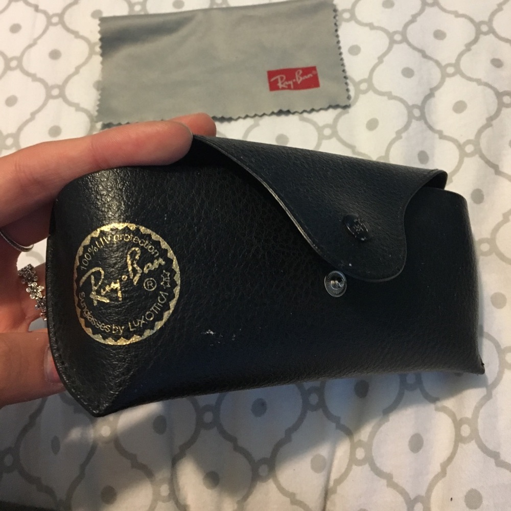 Ray-ban Wayfarer Sunglasses - Picture 5 of 5