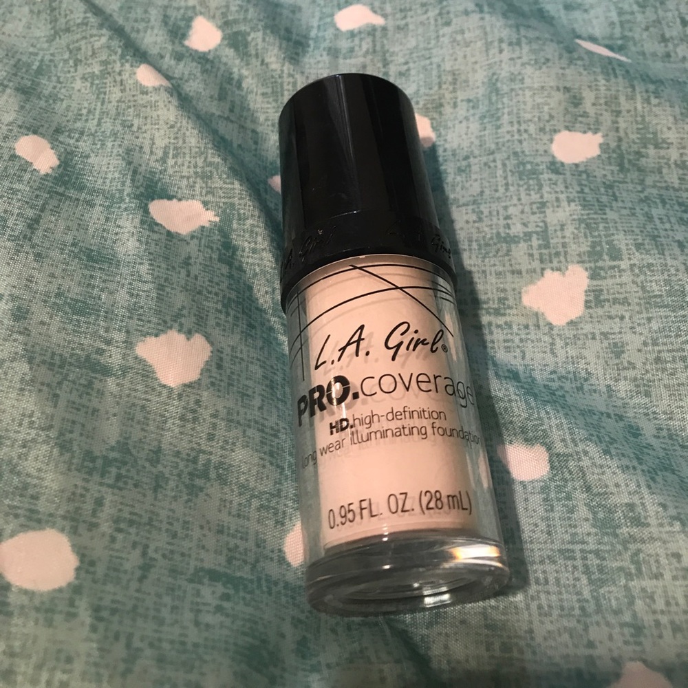 LA Girl PRO coverage HD Foundation White
