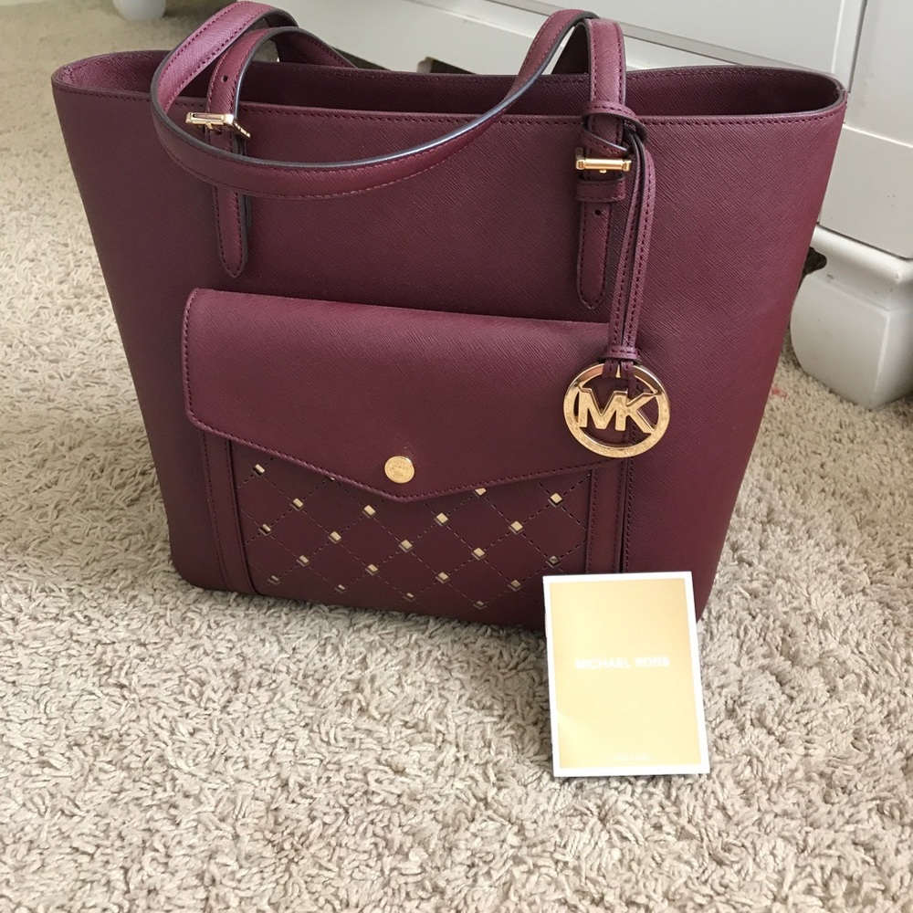 Micheal Kors purse