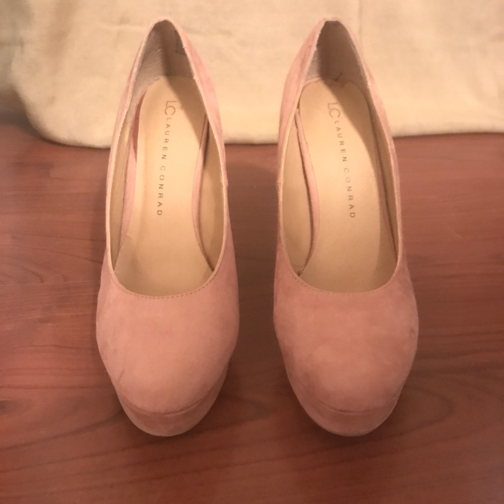 Lauren Conrad Pumps
