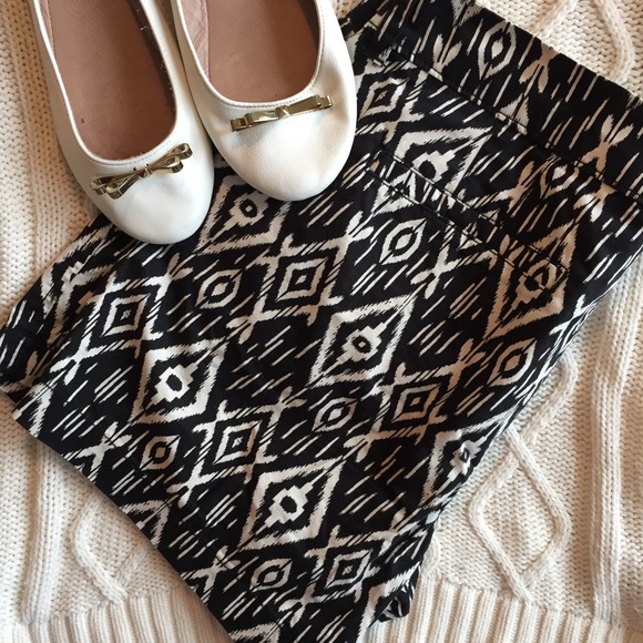 Old Navy Pants - Old Navy Ikat Pattern Shorts