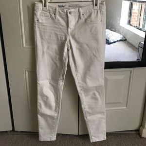 White denim crop pants