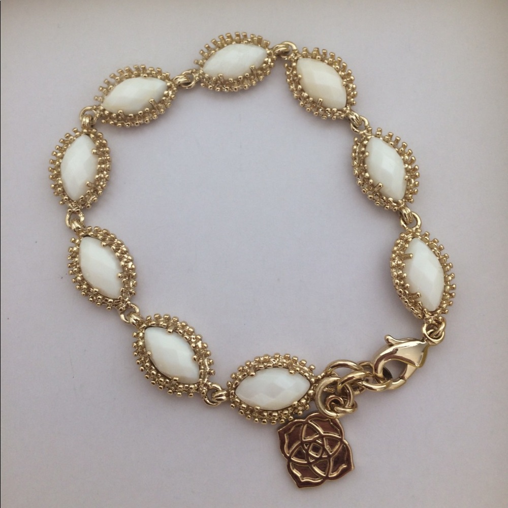 Kendra Scott Jana bracelet in White Pearl