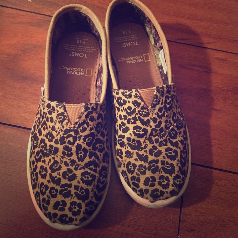 Size 13Y Toms