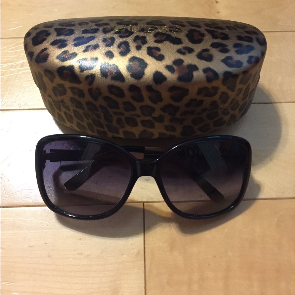 GUESS Sunglasses