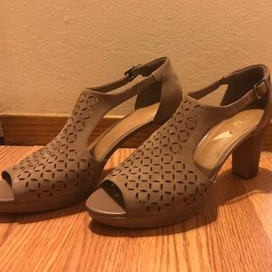 Clarks Artisan Jeness Energy Sandal size 10
