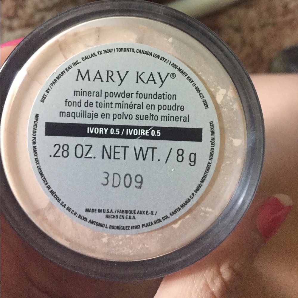 Mary Kay mineral powder Ivory 0.5