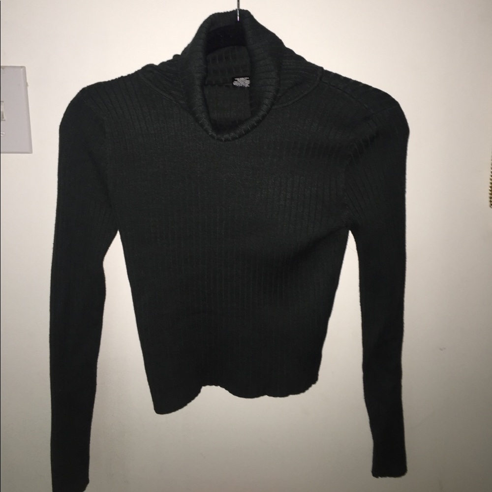 hunter green cropped turtle neck sweater