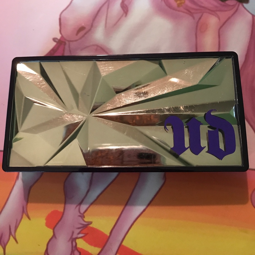 Urban Decay Shattered face case