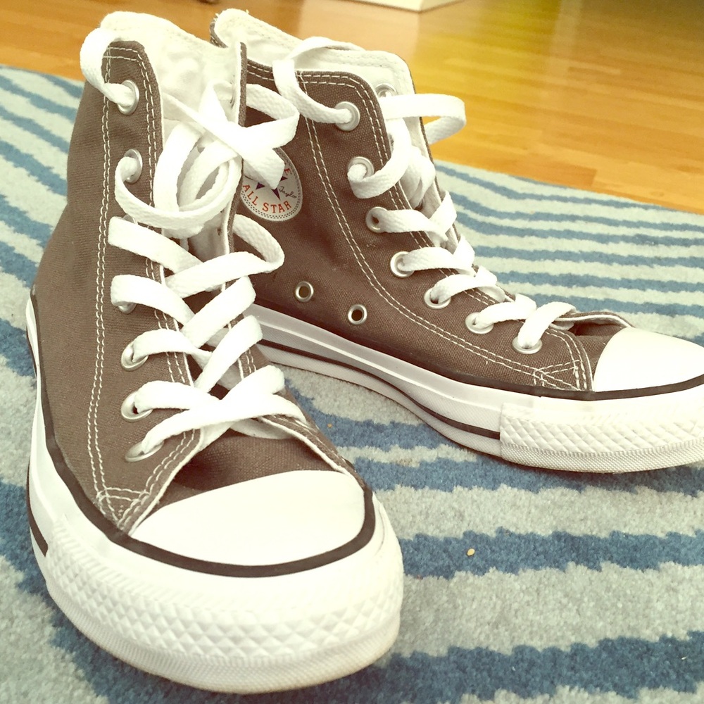 Grey size 6 Converse - high top